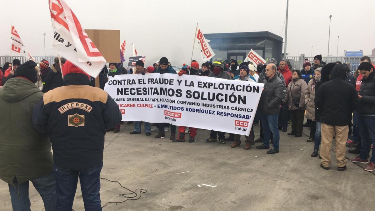 Tomadura de pelo por parte de Embutidos Rodríguez S.L. en la negociación con CCOO para regularizar a los falsos autónomos de Servicarne.