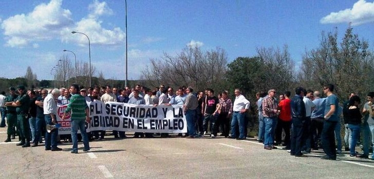 Concentración de ayer a las puertas de la central nuclear de Trillo