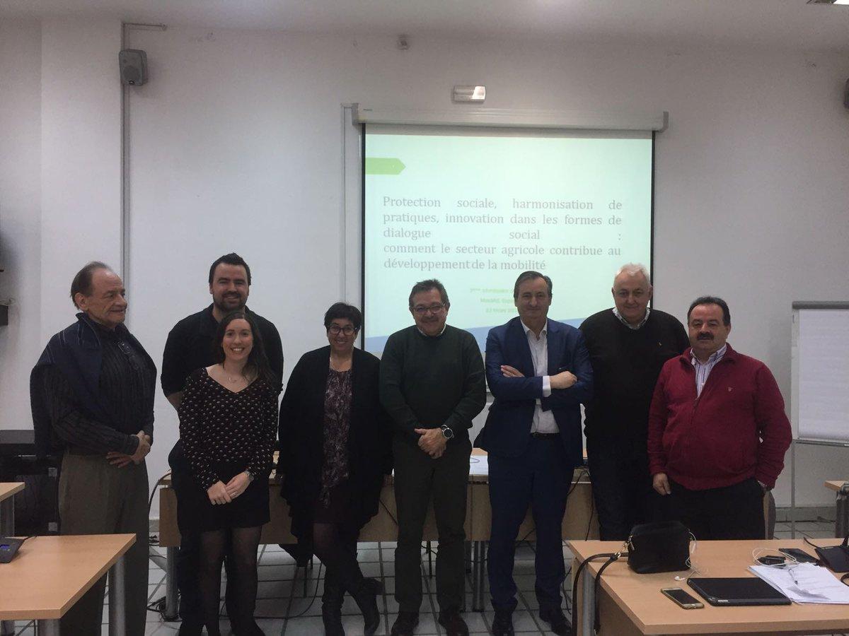 Foto de grupo de las personas que participaron en el seminario en nombre de los dos sindicatos