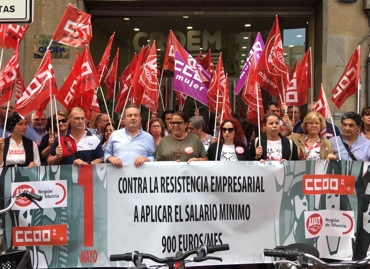 Concentración por el SMI de 900 frente a la CROEM en Murcia el 21/05/2019