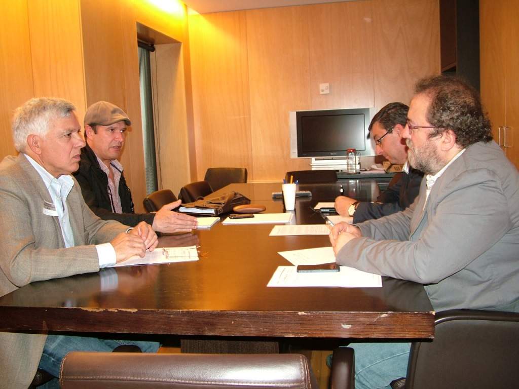 Reunión de CCOO de Industria y MCA-UGT con el grupo parlamentario de Izquierda Plural